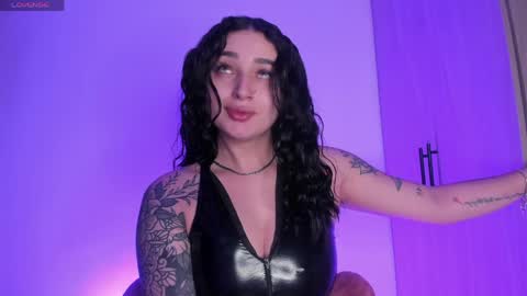 Snapshot of scarlett_collins_ chatting on 04/10/26, 11:04 SCARLETT COLLINS online show from 04/10/26, 11:04