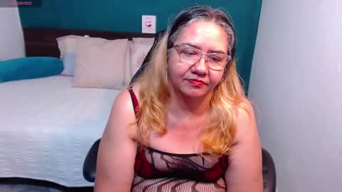Snapshot of scarlett_duboi1 chatting on 02/17/25, 02:09 Scarlett online show from 02/17/25, 02:09