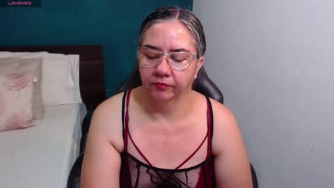 Snapshot of scarlett_duboi1 chatting on 12/23/25, 05:49 Scarlett online show from 12/23/25, 05:49