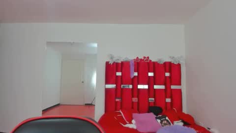 scarlett_red_11 online show from 05/16/26, 03:00