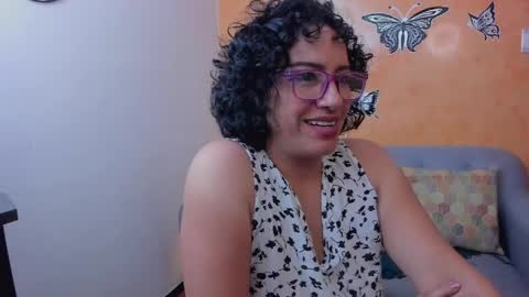 Snapshot of scarlett_sax chatting on 04/28/26, 02:27 Scarlett sax online show from 04/28/26, 02:27