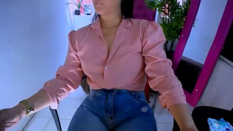 Snapshot of scarlett_sex2 chatting on 01/11/26, 02:11 scarlet online show from 01/11/26, 02:11