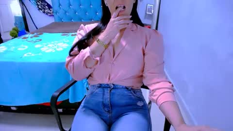 Snapshot of scarlett_sex2 chatting on 03/06/26, 01:29 scarlet online show from 03/06/26, 01:29