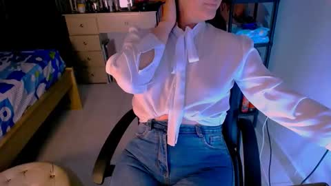 Snapshot of scarlett_sex2 chatting on 04/25/26, 04:48 scarlet online show from 04/25/26, 04:48
