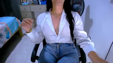 Snapshot of scarlett_sex2 chatting on 06/26/26, 05:28 scarlet online show from 06/26/26, 05:28