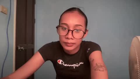 Snapshot of scarlett_sexyyxx chatting on 12/19/25, 03:35 Scarlett online show from 12/19/25, 03:35