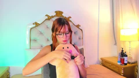 Snapshot of scarlett_smith_3 chatting on 06/06/26, 02:05 scarlett smith 3 online show from 06/06/26, 02:05