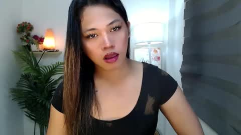 Snapshot of scarlett_sofia69 chatting on 11/19/25, 10:26 online show from 11/19/25, 10:26