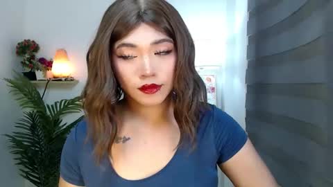 Snapshot of scarlett_sofia69 chatting on 12/04/25, 10:57 online show from 12/04/25, 10:57