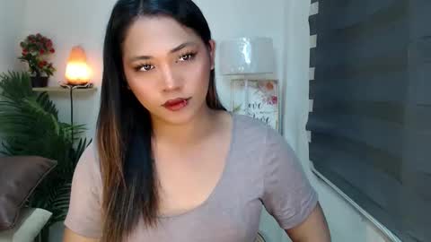 Snapshot of scarlett_sofia69 chatting on 03/18/26, 05:43 online show from 03/18/26, 05:43