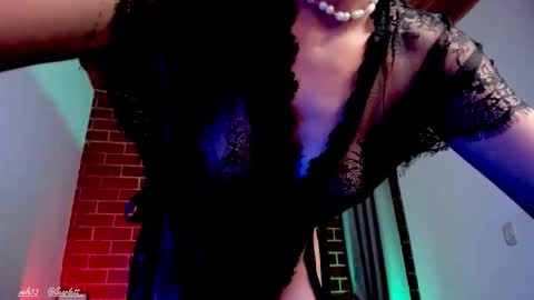 Snapshot of scarlett_v3la chatting on 12/22/25, 04:04 Scarlett online show from 12/22/25, 04:04