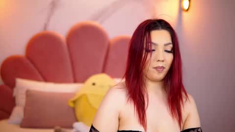 Snapshot of scarlett_veyra chatting on 12/16/25, 07:24 Foxi online show from 12/16/25, 07:24