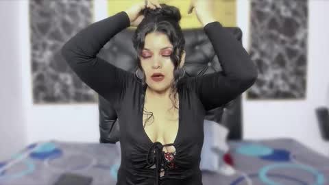 Scarlett online show from 11/19/25, 01:33