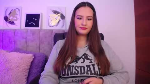 Snapshot of scarlettbrowmn chatting on 01/12/25, 02:24 Sara online show from 01/12/25, 02:24