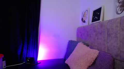 Snapshot of scarlettbrowmn chatting on 01/28/25, 03:15 Sara online show from 01/28/25, 03:15