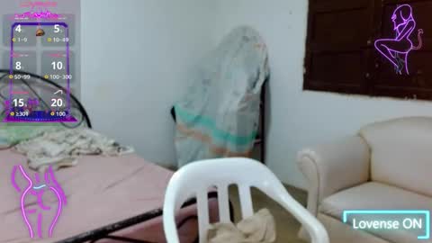 Snapshot of scarlette_mason_1 chatting on 10/09/25, 08:07 KARLA online show from 10/09/25, 08:07