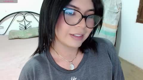 Snapshot of scarlette_mason_1 chatting on 12/03/25, 07:01 KARLA online show from 12/03/25, 07:01