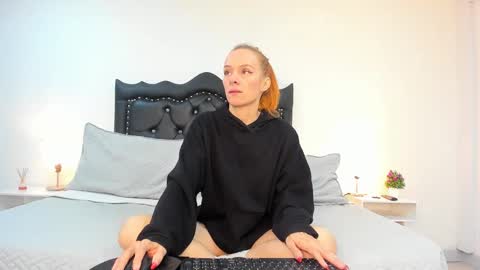 Scarlett online show from 12/21/24, 12:38