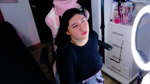 Snapshot of scarlettqueen56 chatting on 02/12/26, 04:29 chloe online show from 02/12/26, 04:29