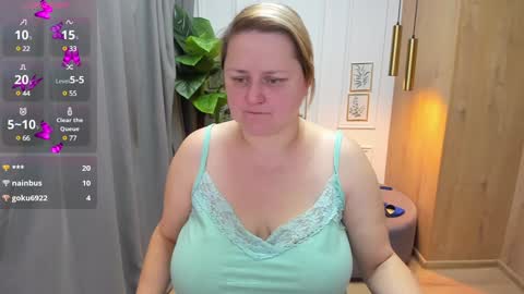 Snapshot of scarlettsoft chatting on 12/03/24, 08:27 Scarlett online show from 12/03/24, 08:27