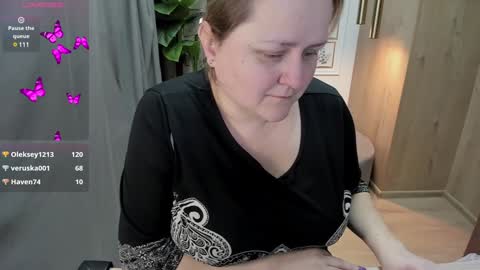 Snapshot of scarlettsoft chatting on 12/10/24, 12:05 Scarlett online show from 12/10/24, 12:05