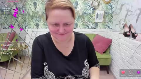 Snapshot of scarlettsoft chatting on 02/03/25, 12:03 Scarlett online show from 02/03/25, 12:03