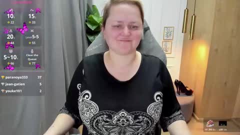 Snapshot of scarlettsoft chatting on 03/10/25, 12:04 Scarlett online show from 03/10/25, 12:04