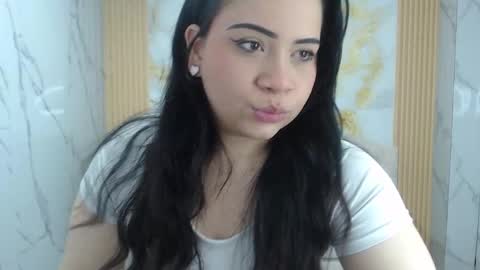 Scarlett  online show from 11/17/25, 08:14