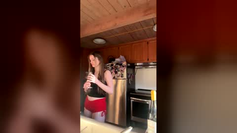 Snapshot of scarlettvoss1 chatting on 03/26/26, 01:44 scarlettvoss1 online show from 03/26/26, 01:44