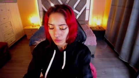 Snapshot of scarllett_bdsm chatting on 12/20/24, 08:38 Scarllett online show from 12/20/24, 08:38