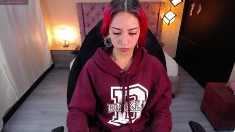 Snapshot of scarllett_bdsm chatting on 01/14/25, 03:43 Scarllett online show from 01/14/25, 03:43