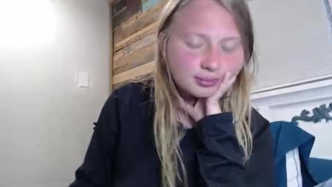 Snapshot of scartit chatting on 03/23/26, 12:03 ScarTit Bernhard online show from 03/23/26, 12:03