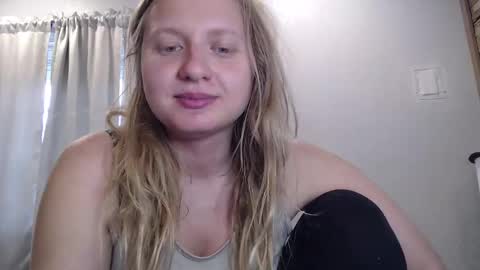 Snapshot of scartit chatting on 04/06/26, 06:31 ScarTit Bernhard online show from 04/06/26, 06:31