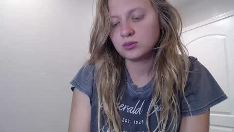 Snapshot of scartit chatting on 04/17/26, 07:28 ScarTit Bernhard online show from 04/17/26, 07:28