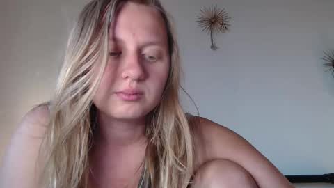 Snapshot of scartit chatting on 05/18/26, 01:56 ScarTit Bernhard online show from 05/18/26, 01:56