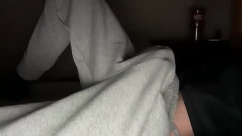 Snapshot of scb894682 chatting on 03/17/26, 05:55 Skinny College Boy online show from 03/17/26, 05:55