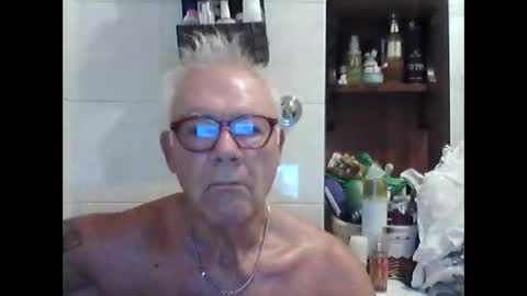 Snapshot of schizzodoro chatting on 09/15/25, 04:12 schizzodoro online show from 09/15/25, 04:12