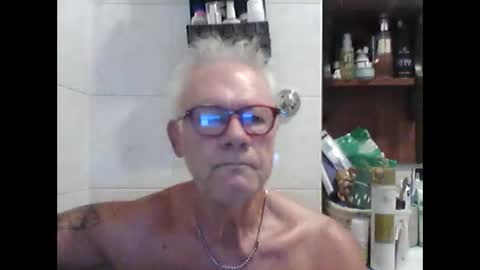 Snapshot of schizzodoro chatting on 09/17/25, 03:19 schizzodoro online show from 09/17/25, 03:19