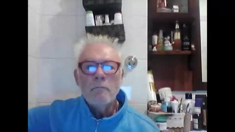 Snapshot of schizzodoro chatting on 10/12/25, 04:22 schizzodoro online show from 10/12/25, 04:22