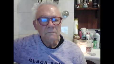 Snapshot of schizzodoro chatting on 10/17/25, 02:59 schizzodoro online show from 10/17/25, 02:59