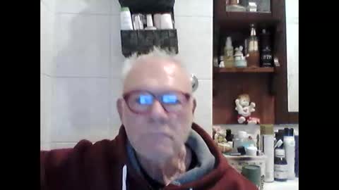 Snapshot of schizzodoro chatting on 11/18/25, 04:17 schizzodoro online show from 11/18/25, 04:17