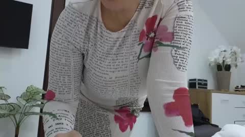 Snapshot of schoolteach chatting on 12/22/25, 08:06 cindy desire online show from 12/22/25, 08:06