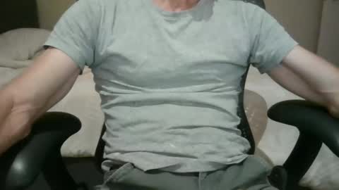 Snapshot of sclad83 chatting on 03/08/26, 10:13 sclad83 online show from 03/08/26, 10:13