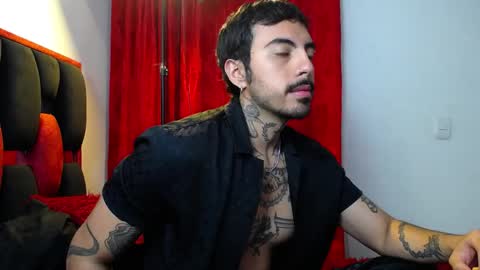 Snapshot of scockpion_ chatting on 04/14/26, 07:36 Alejandro help me to reach 200 thumps up online show from 04/14/26, 07:36