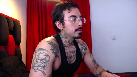 Snapshot of scockpion_ chatting on 05/10/26, 01:11 Alejandro help me to reach 200 thumps up online show from 05/10/26, 01:11
