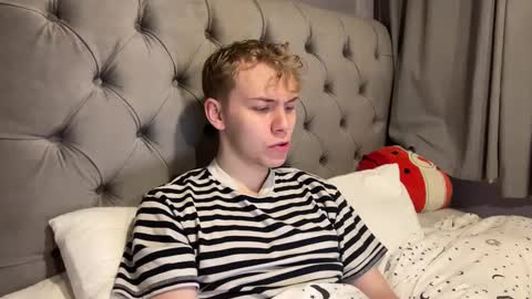 Snapshot of scottish_twink01 chatting on 12/16/24, 12:04 danny online show from 12/16/24, 12:04