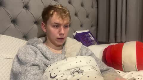 Snapshot of scottish_twink01 chatting on 12/29/24, 01:24 danny online show from 12/29/24, 01:24