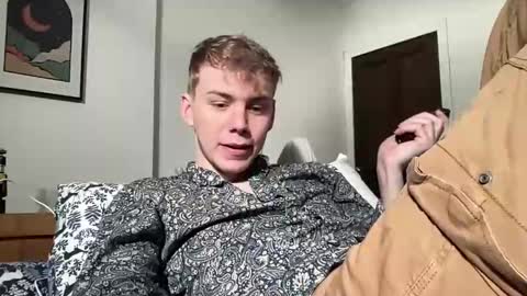 Snapshot of scottish_twink01 chatting on 01/18/25, 04:21 danny online show from 01/18/25, 04:21