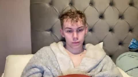 Snapshot of scottish_twink01 chatting on 01/20/25, 11:54 danny online show from 01/20/25, 11:54