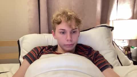 Snapshot of scottish_twink01 chatting on 09/10/25, 10:43 danny online show from 09/10/25, 10:43